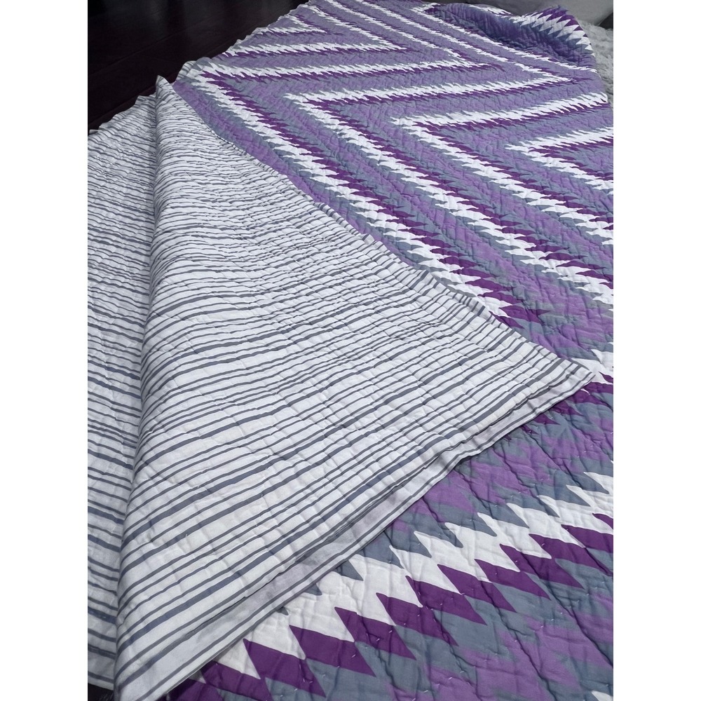 John Robshaw Luxury King Quilt Lavender Purple White Chevron Cotton Made India - Picture 5 of 15